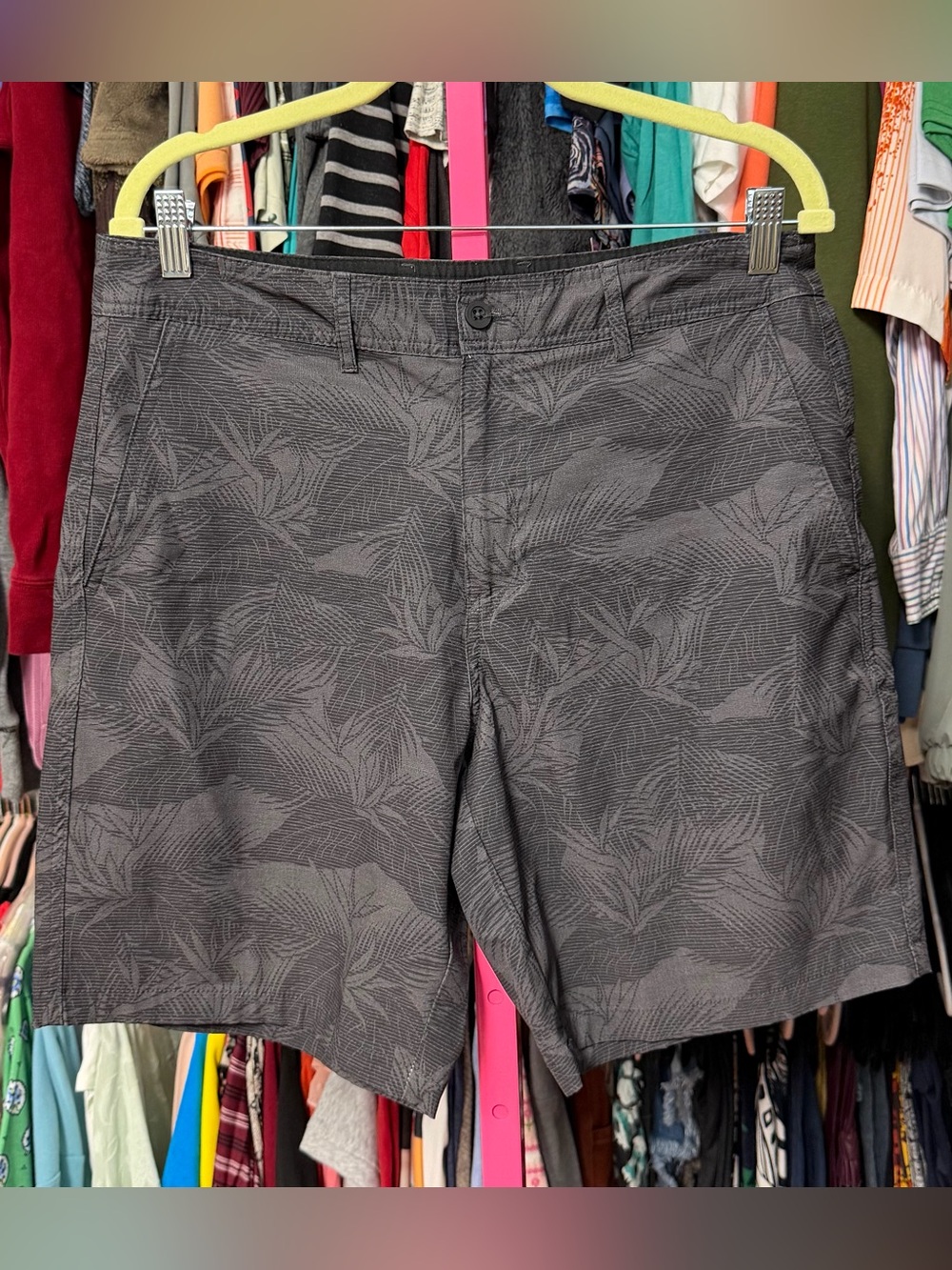 Goodfellow men’s size 33W shorts black charcoal gray tropical floral